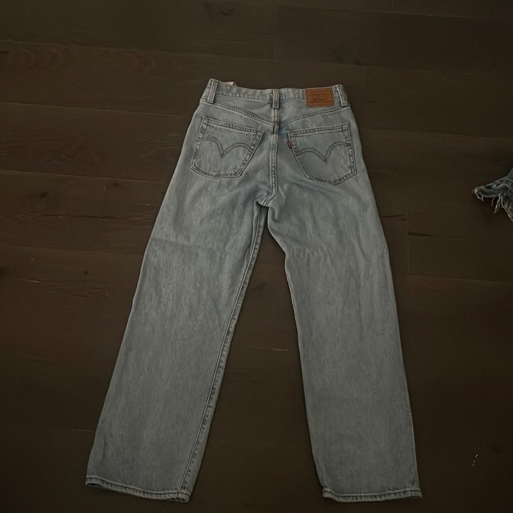 Size 27 Light wash Levi’s